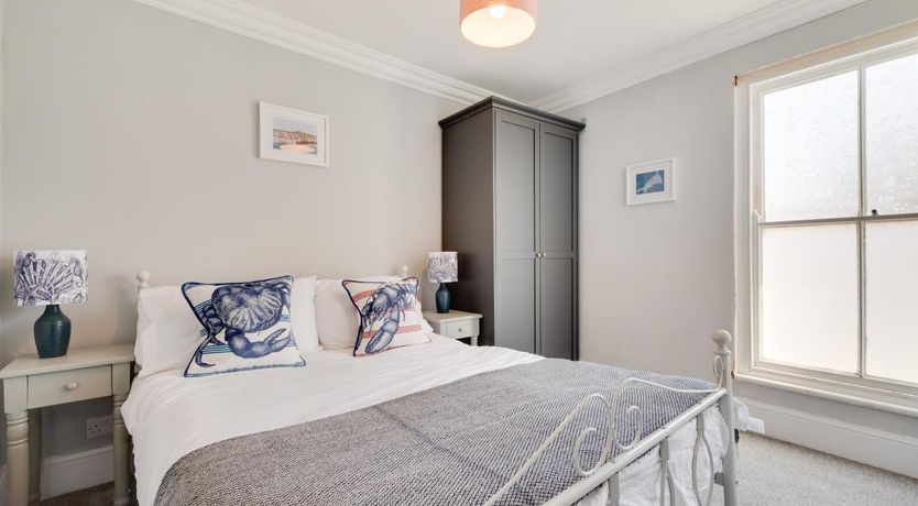 Photo of 4 Bed in St. Ives