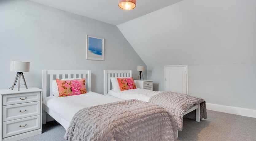Photo of 4 Bed in St. Ives