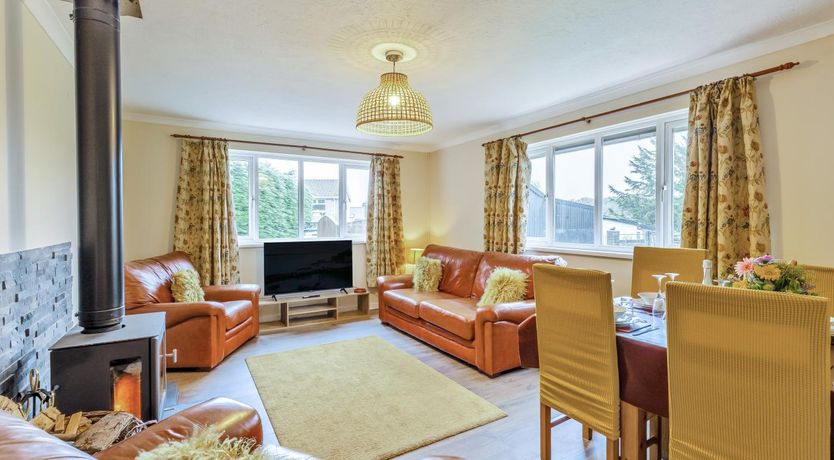 Photo of 3 Bed in Tenby