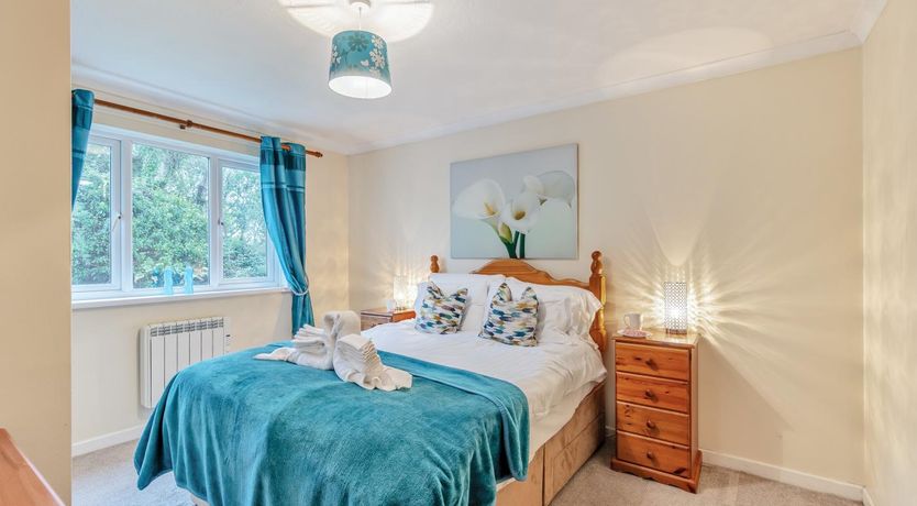 Photo of 3 Bed in Tenby