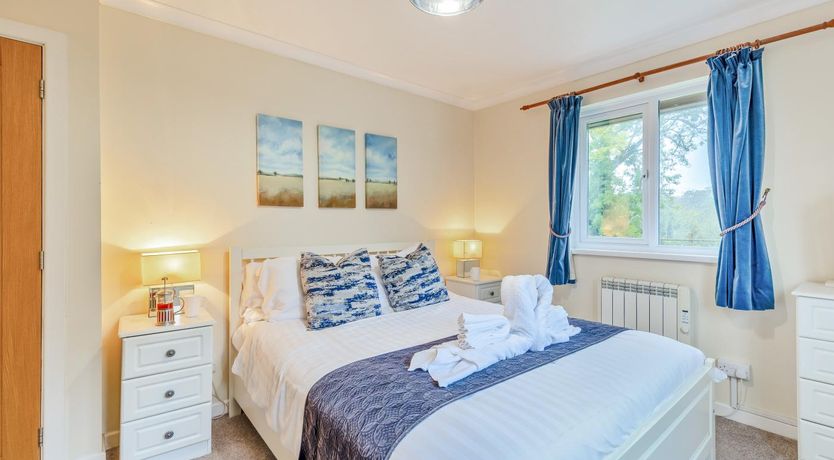 Photo of 3 Bed in Tenby