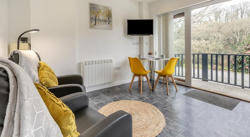 Photo of 1 Bed in Ponsanooth