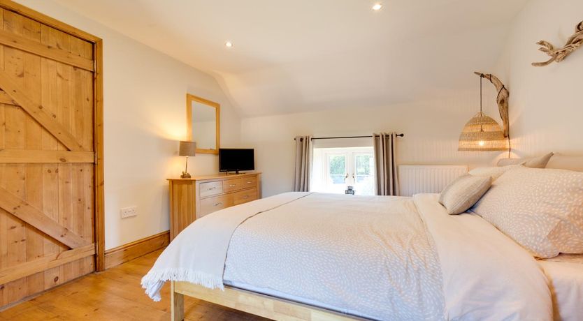 Photo of 2 Bed in Reynoldston