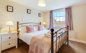 Photo of 4 Bed in Rye