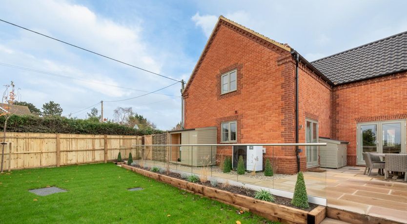Photo of 3 Bed in Blakeney