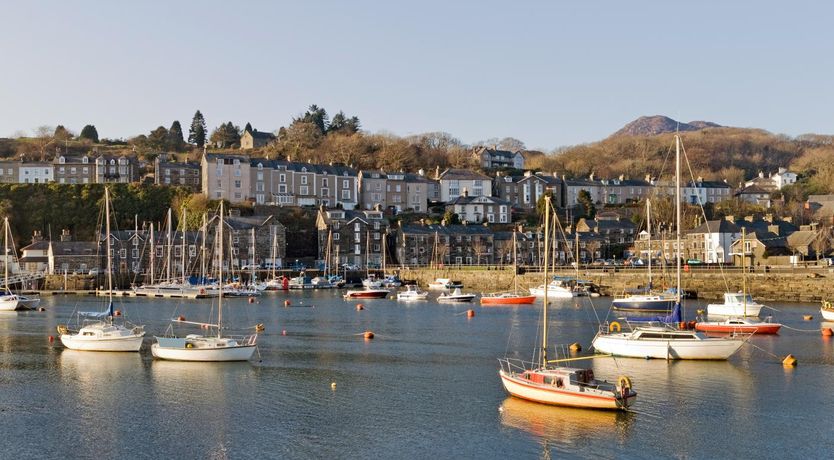 Photo of 3 Bed in Borth-y-Gest