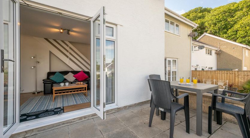 Photo of 3 Bed in Borth-y-Gest