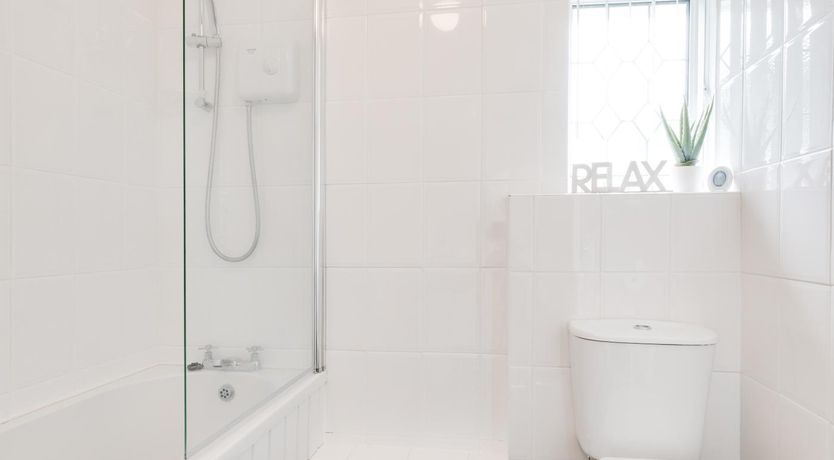 Photo of 3 Bed in Borth-y-Gest
