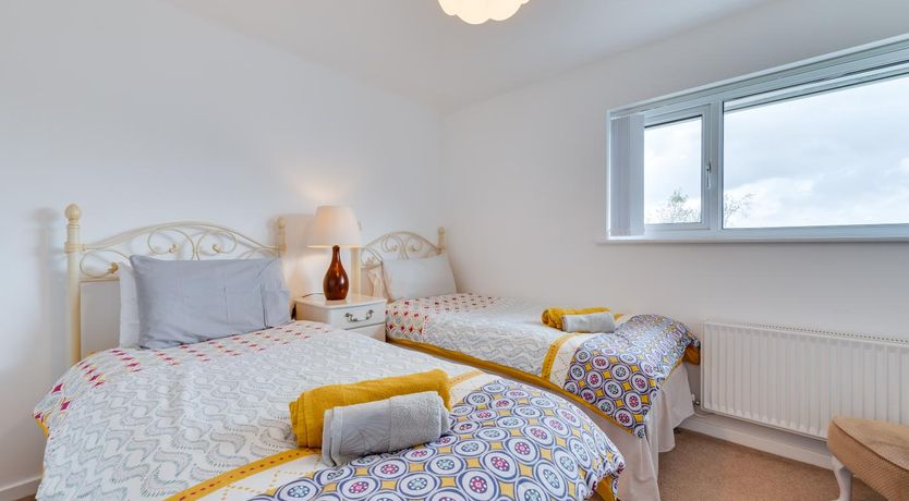 Photo of 3 Bed in Borth-y-Gest