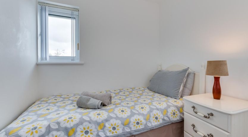 Photo of 3 Bed in Borth-y-Gest