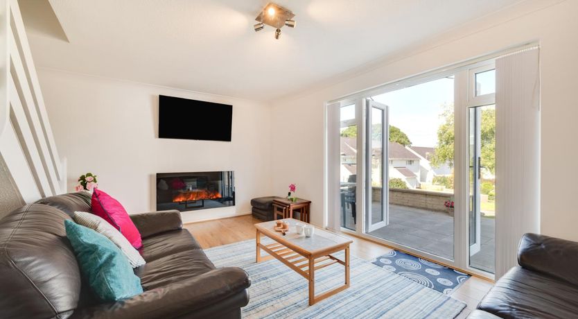 Photo of 3 Bed in Borth-y-Gest