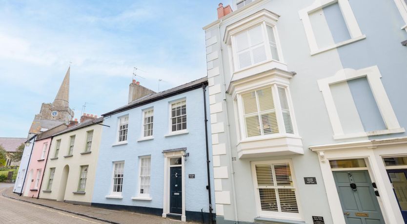 Photo of 3 Bed in Tenby