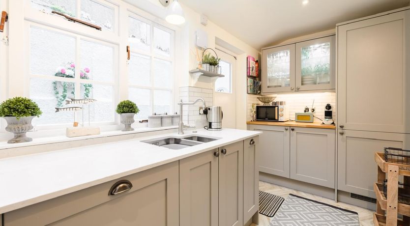 Photo of 3 Bed in Tenby