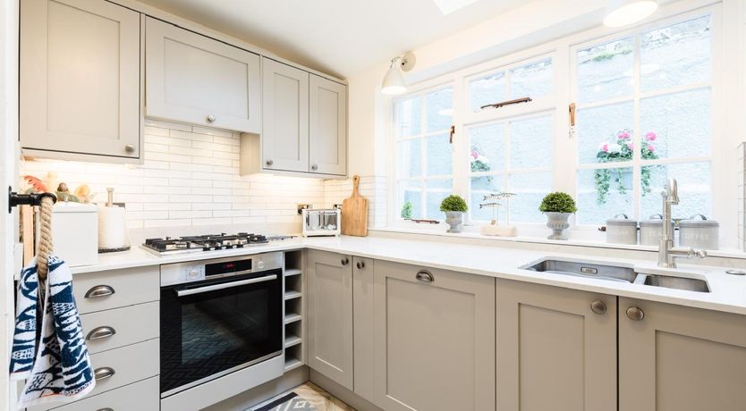 Photo of 3 Bed in Tenby