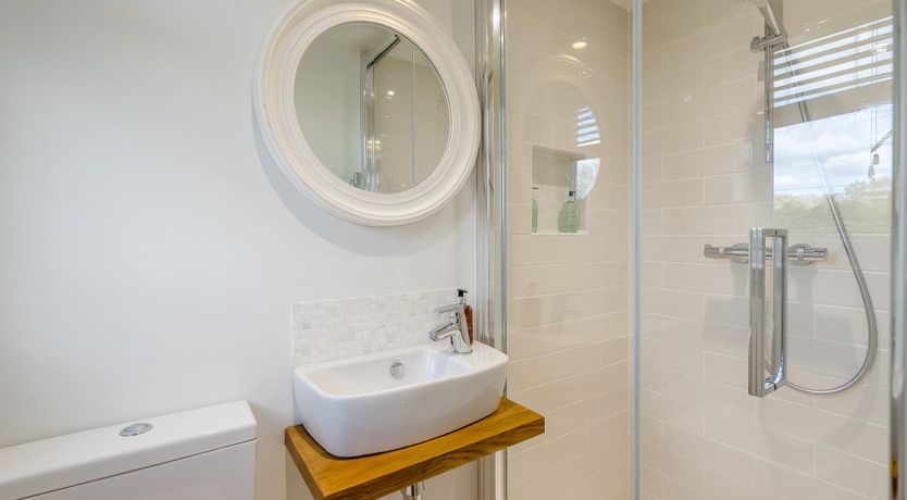 Photo of 2 Bed in Melrose