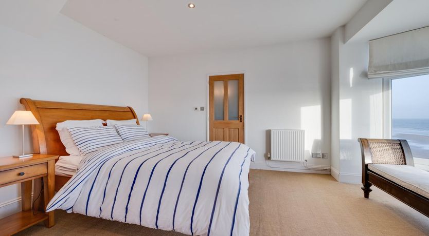 Photo of 4 Bed in Amroth