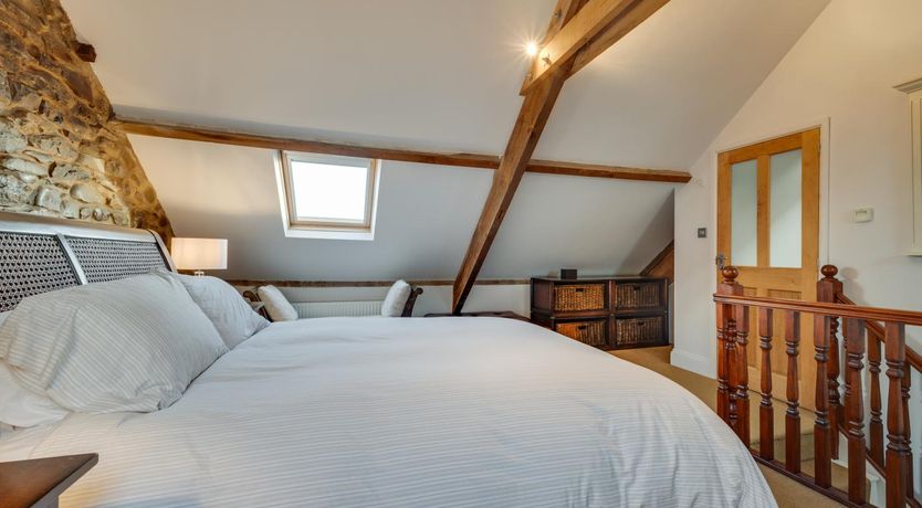 Photo of 4 Bed in Amroth
