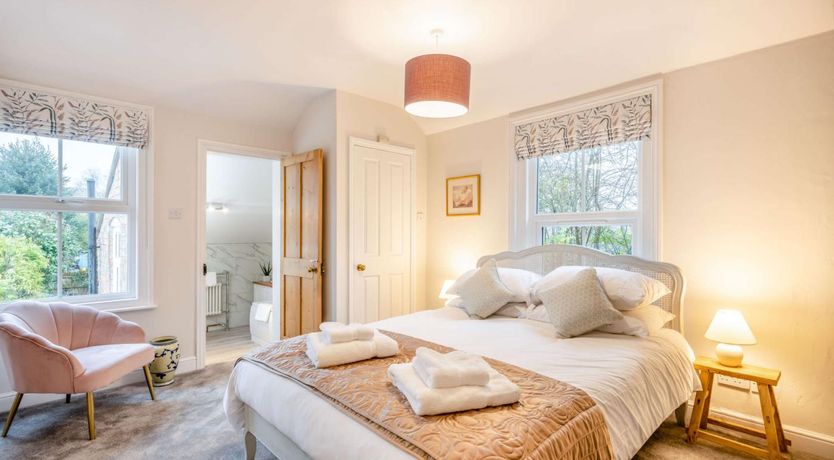 Photo of 2 Bed in Holt