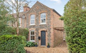 Photo of 2 Bed in Holt