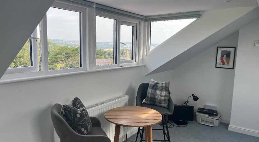 Photo of 3 Bed in Mumbles