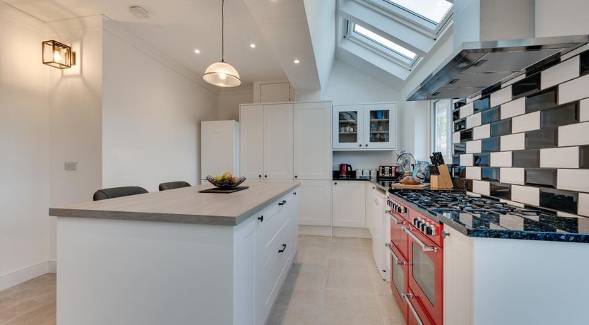 Photo of 3 Bed in Mumbles