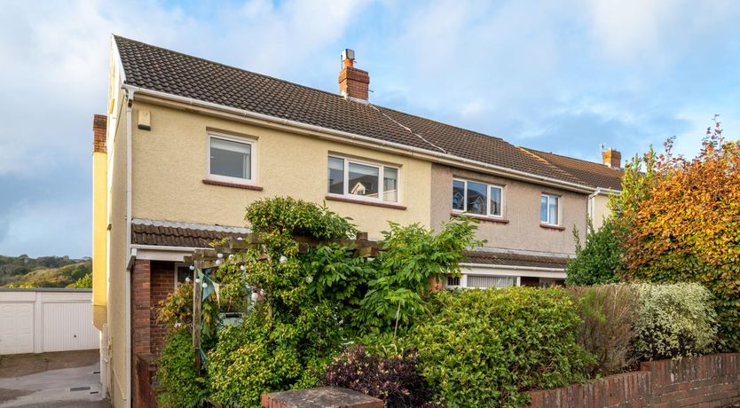 Photo of 3 Bed in Mumbles