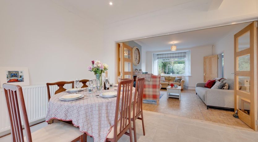 Photo of 3 Bed in Mumbles