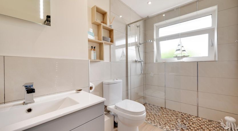 Photo of 2 Bed in Mumbles