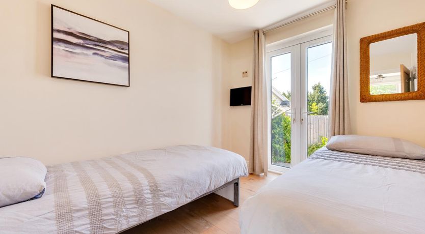 Photo of 2 Bed in Mumbles