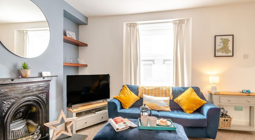Photo of 2 Bed in Tenby