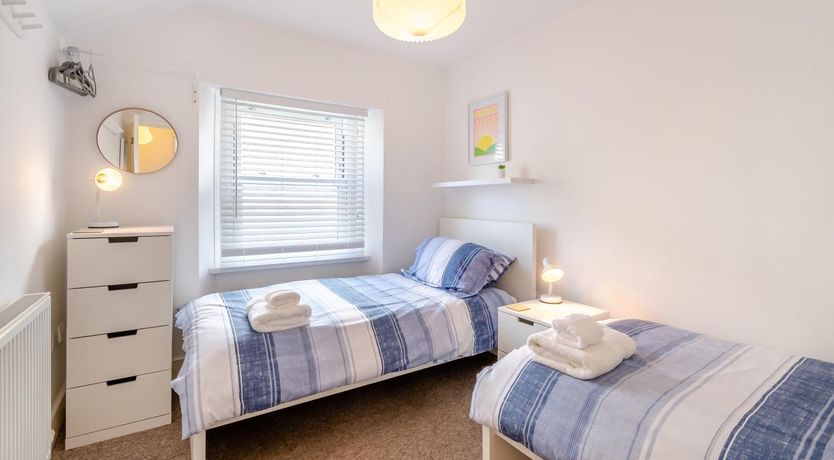 Photo of 2 Bed in Tenby