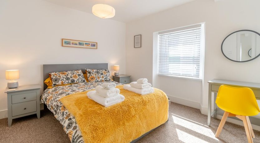 Photo of 2 Bed in Tenby