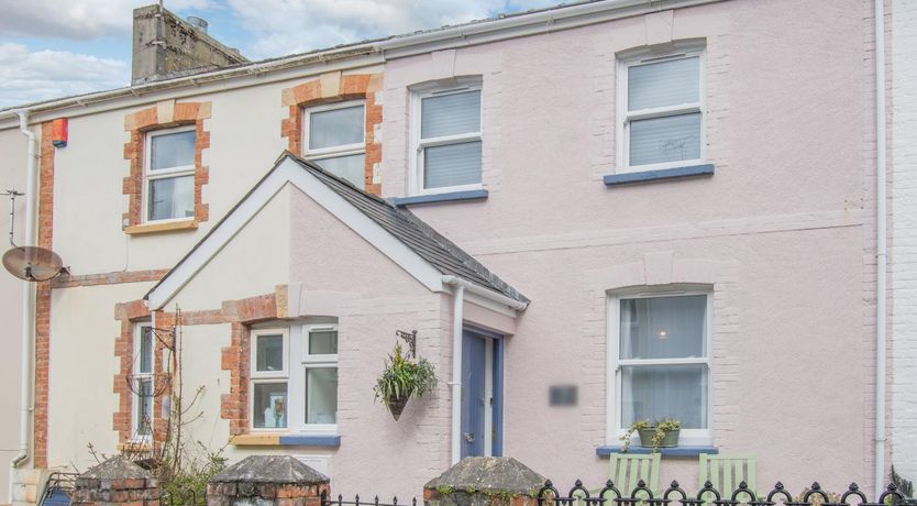 Photo of 2 Bed in Tenby
