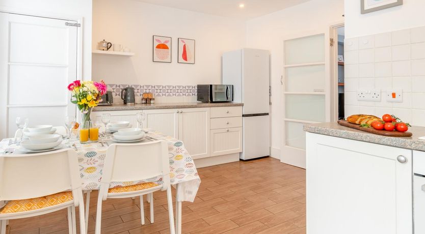 Photo of 2 Bed in Tenby