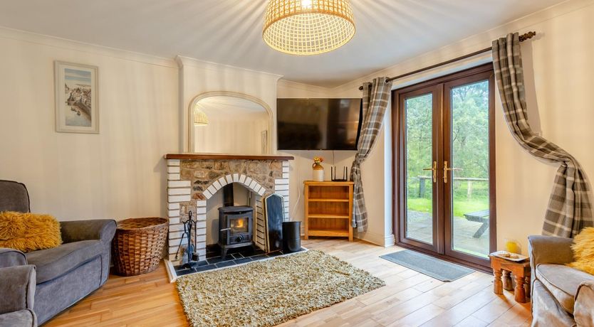 Photo of 3 Bed in Tenby