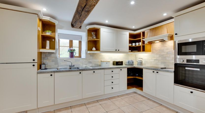 Photo of 6 Bed in Machynlleth