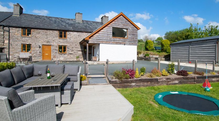 Photo of 6 Bed in Machynlleth