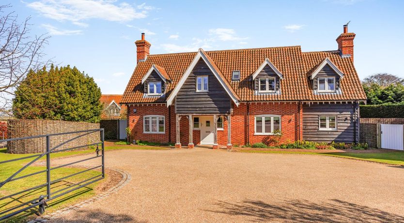 Photo of 5 Bed in Walberswick
