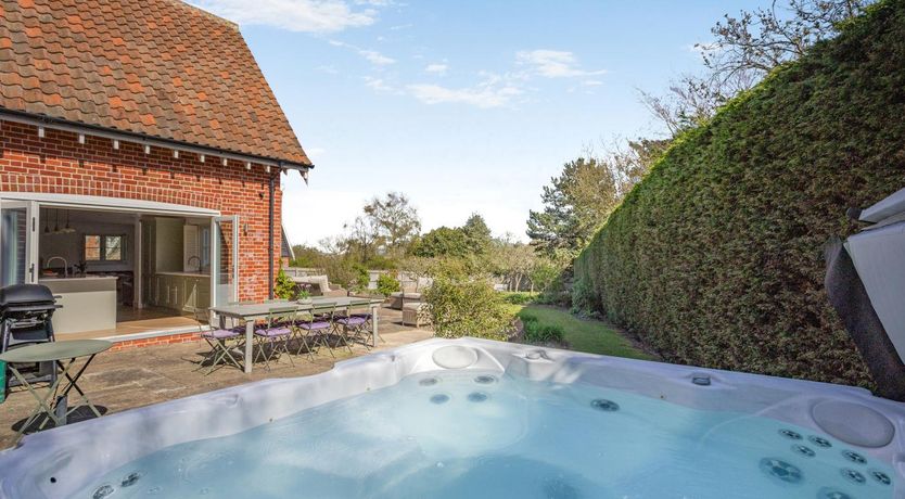 Photo of 5 Bed in Walberswick