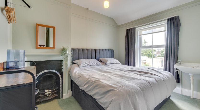 Photo of 4 Bed in Tenby