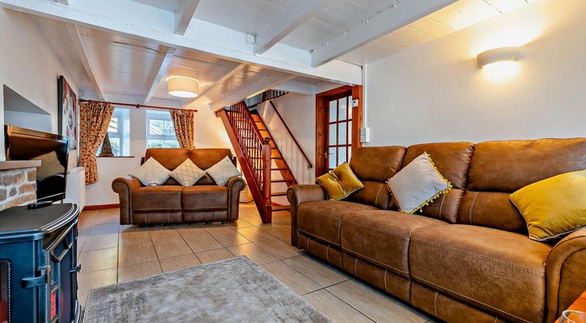 Photo of 3 Bed in St. Issey