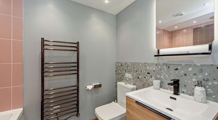 Photo of 2 Bed in Beckley