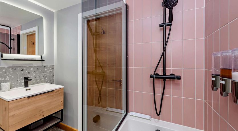 Photo of 2 Bed in Beckley