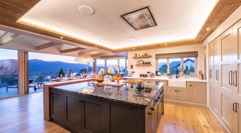 Photo of 6 Bed in Bowness-on-Windermere