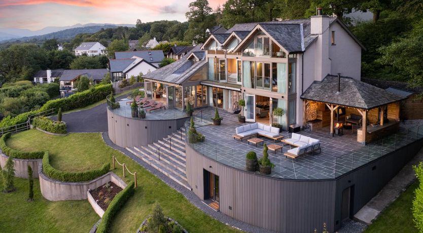 Photo of 6 Bed in Bowness-on-Windermere