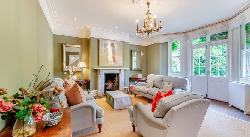 Photo of 6 Bed in Appledore