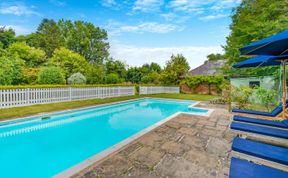 Photo of 6 Bed in Appledore