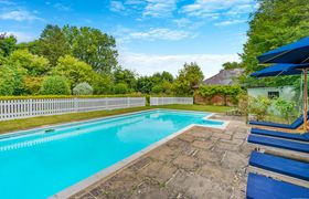 Photo of 6-bed-in-appledore
