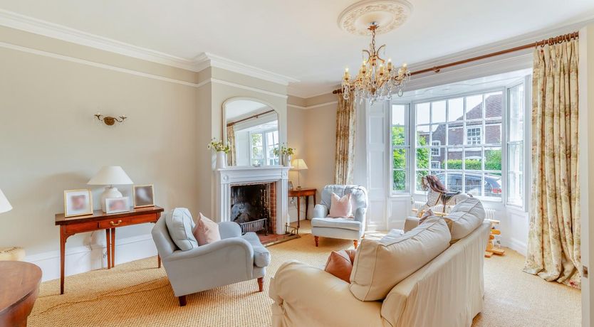 Photo of 6 Bed in Appledore