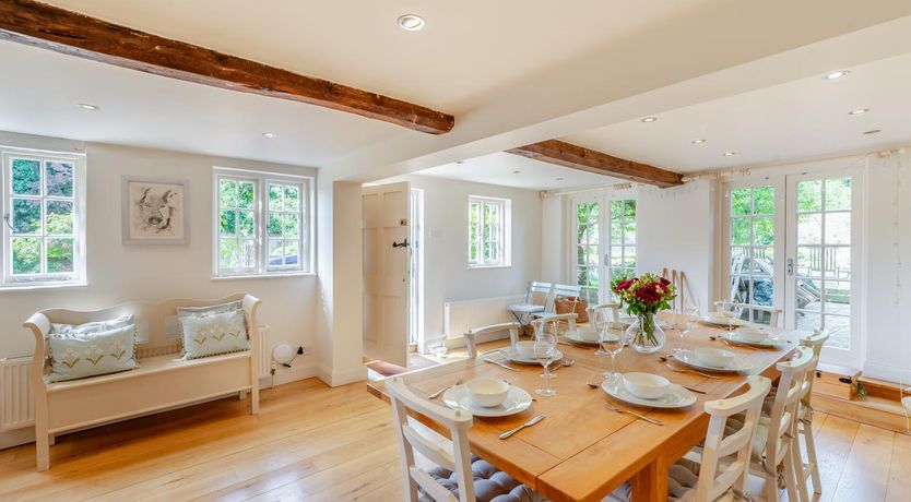 Photo of 6 Bed in Appledore